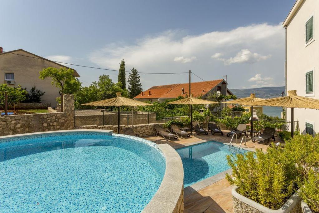 Apartament Slatine No 1 Слатине Екстериор снимка